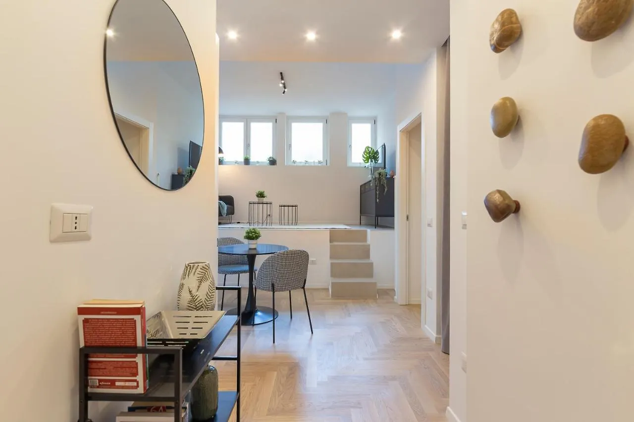 I Host Apartment - Val Strona ミラノ
