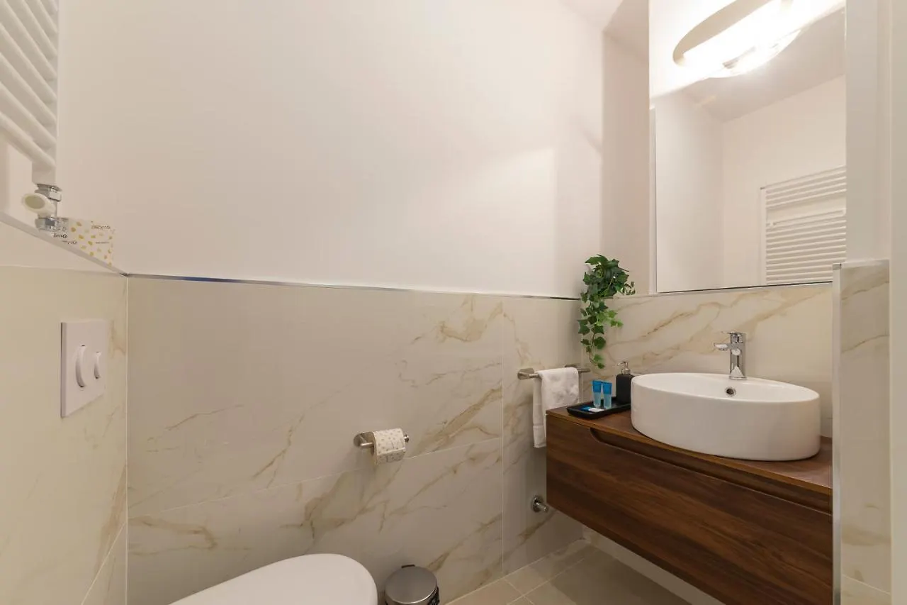 I Host Apartment - Val Strona ミラノ