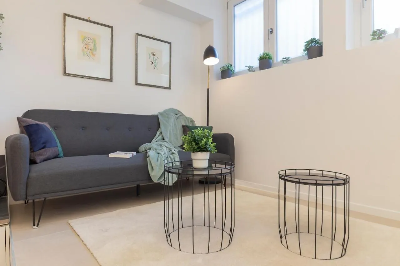 I Host Apartment - Val Strona ミラノ 0*,  イタリア