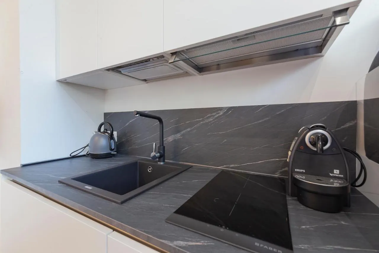 I Host Apartment - Val Strona ミラノ